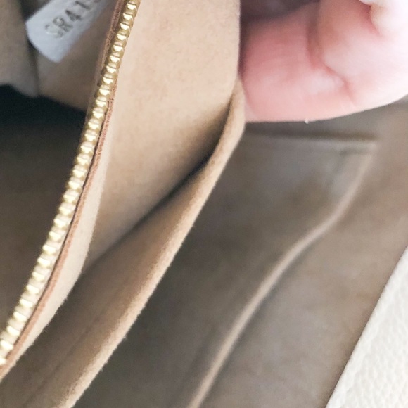 In Stores! Louis Vuitton On My Side Greige Tote - Picture 15 of 15